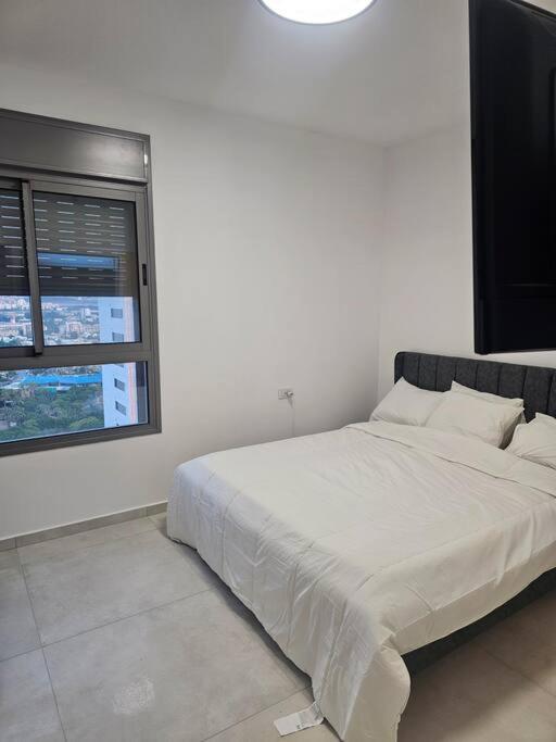 Elegant 3 Bedroom Ocean View Condo In Kiryat Yam Kirjat Jám Kültér fotó